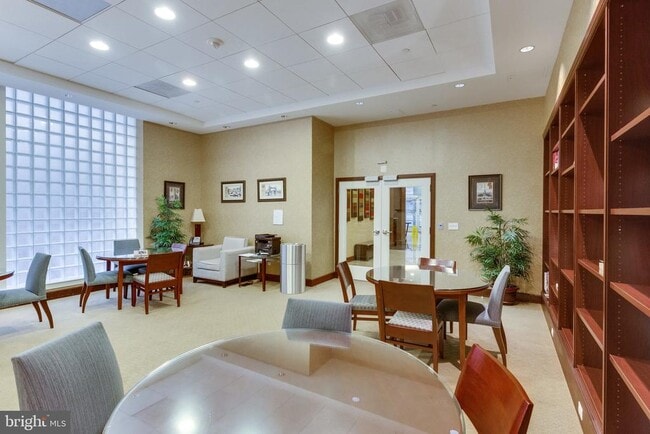 Building Photo - 1020 N Highland St