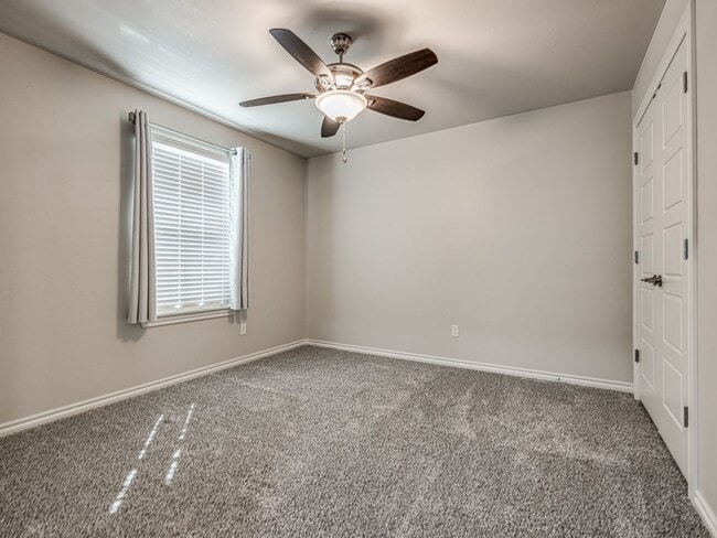 Building Photo - Pool + Deer Creek Schools + 4 bedrooms + 3 car garage + Bonus Room