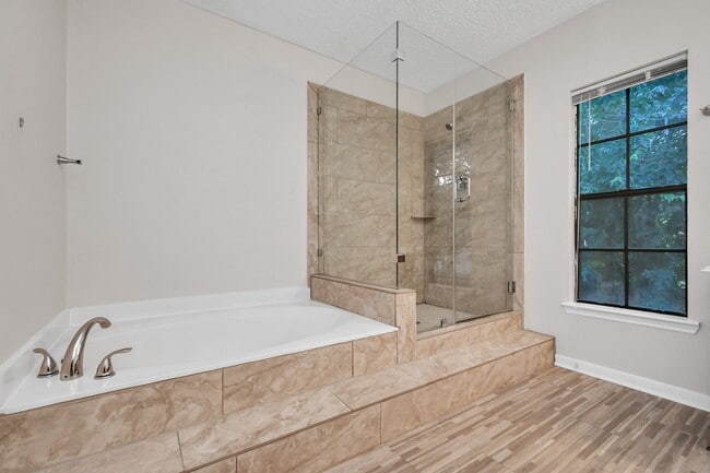 Building Photo - 8823 High Haven Dr