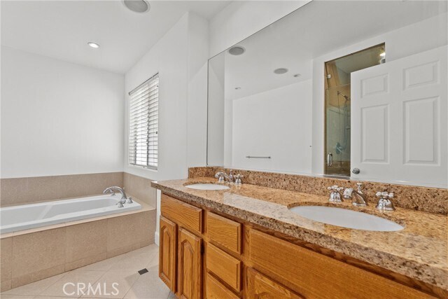 Building Photo - 5110 Petit Ave