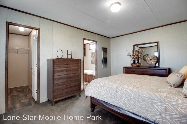 Building Photo - 4701 E Rice St