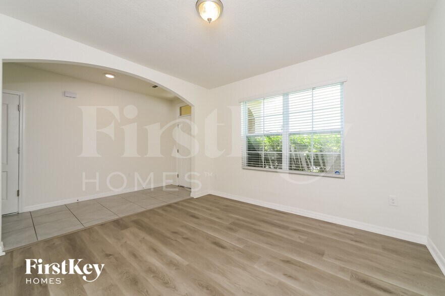 Building Photo - 3345 Wellborn Dr