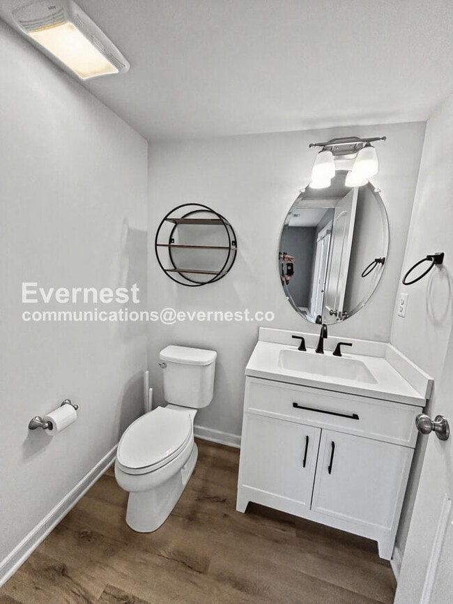 Building Photo - 1325 Claytor Ln