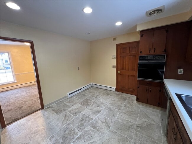 Building Photo - 2444 Rhonda Dr