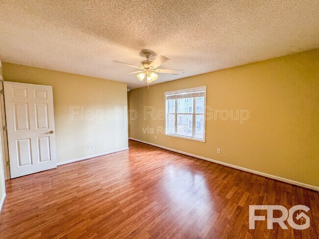 Building Photo - 3306 Mulberry Ln