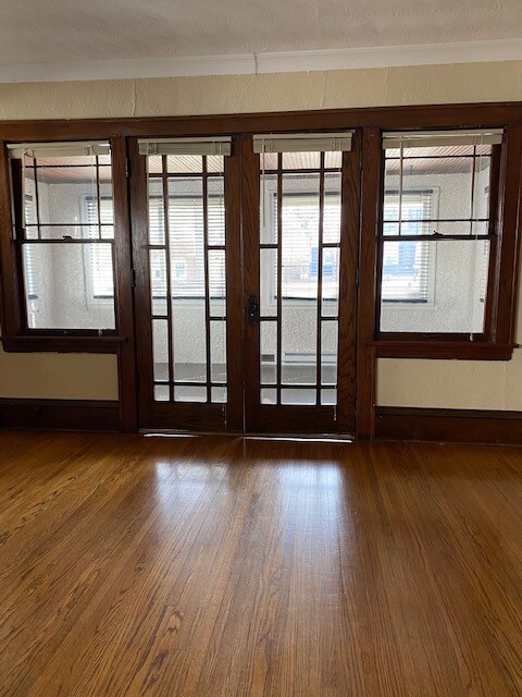 Building Photo - 1131 Lincoln Ave