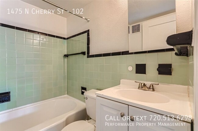 Building Photo - 1475 N Cherry St