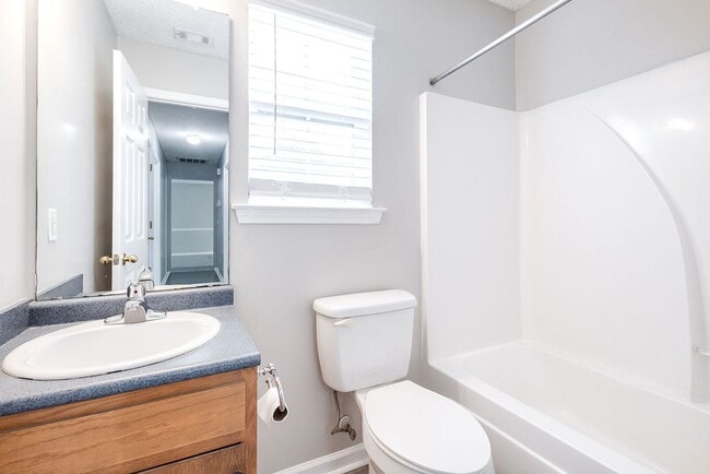 Building Photo - Well-Maintained 3BR, 2BA Home with 1-Car Garage