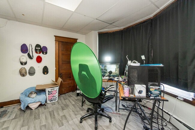 Building Photo - ? Spacious 3-Bedroom Home in Allentown – M...