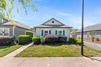 Building Photo - 7916 SW 80th Dr