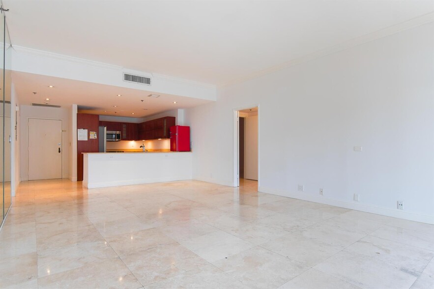 Building Photo - 251 Crandon Blvd