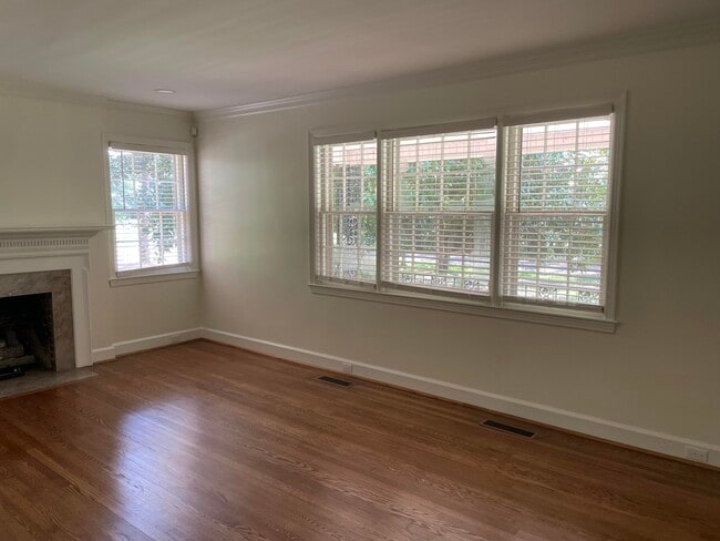 Building Photo - 1516 Highland Park Dr