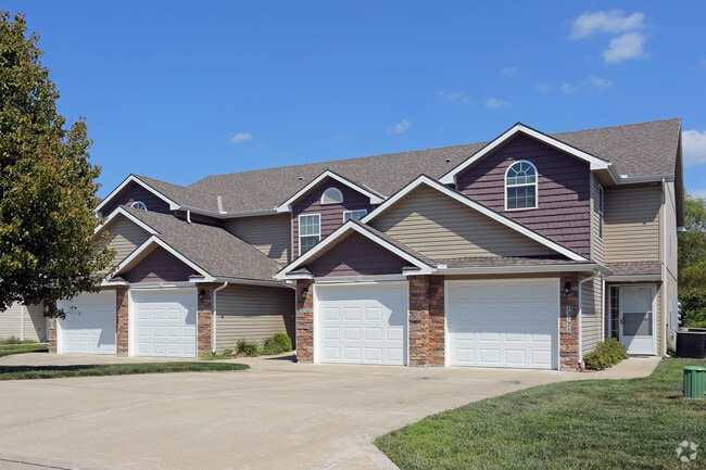 Building - Townhomes of Oak Valley