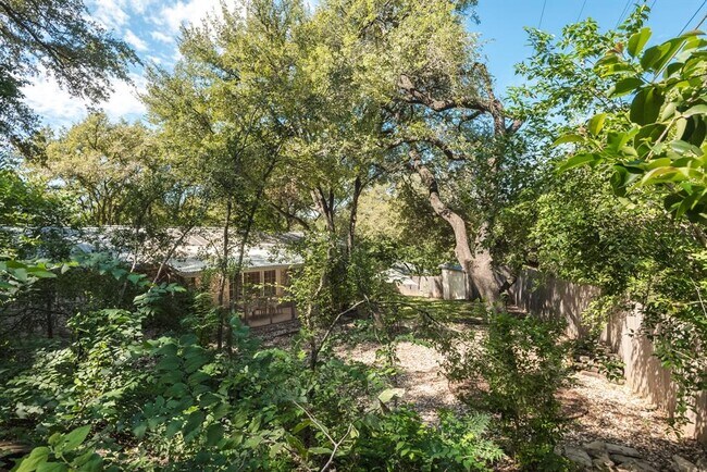 Building Photo - 2402 Rock Terrace Cir
