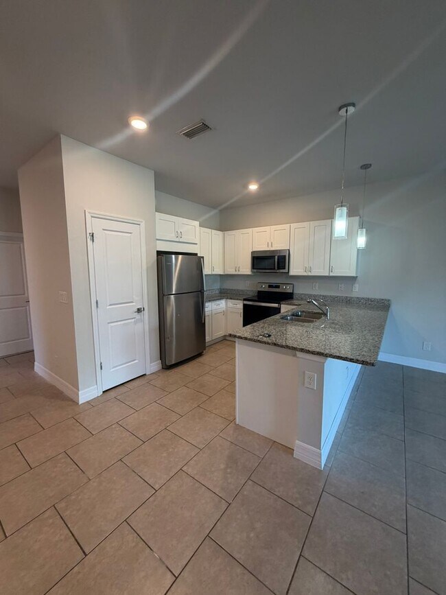 Building Photo - 1031 San Cristobal Ave