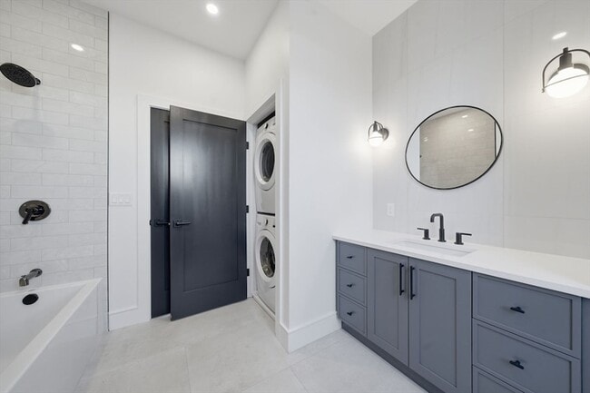 Building Photo - 238 Webster St