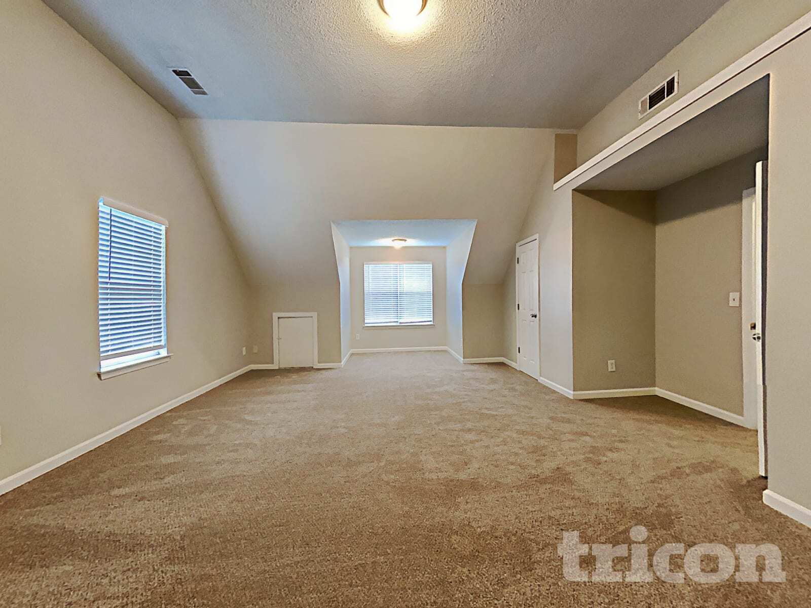 Building Photo - 4123 Green Field Dr