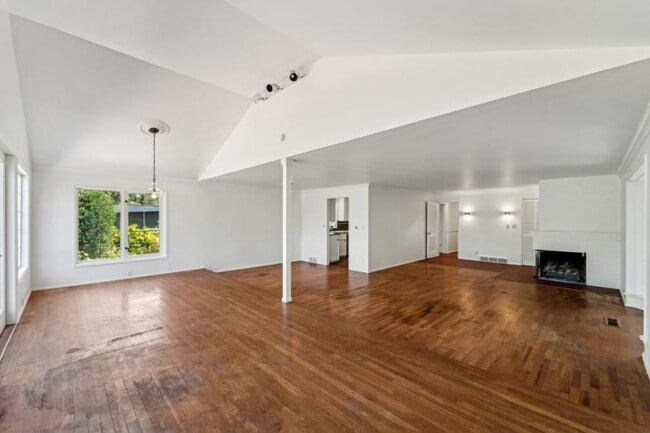 Building Photo - 4 bedroom in Medina WA 98039