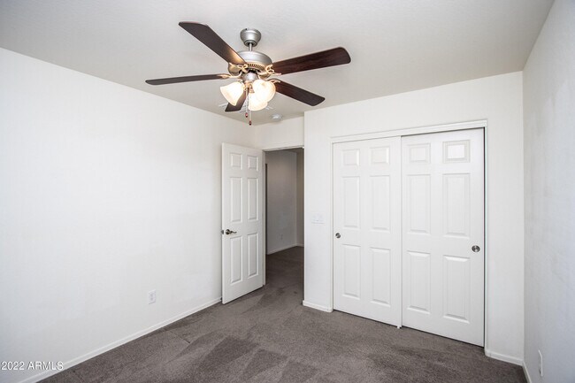 Building Photo - 261 N Sandal