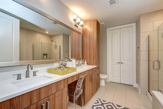 Building Photo - Designer Interiors. Premier Location. Effo...