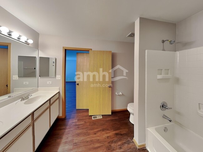 Building Photo - 2269 Jason Dr