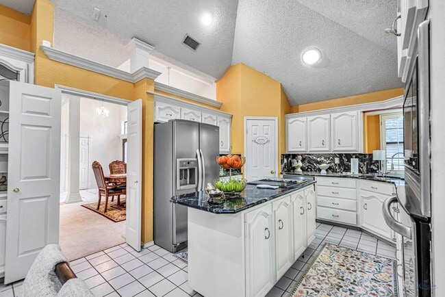 Building Photo - 6415 San Mateo Ln