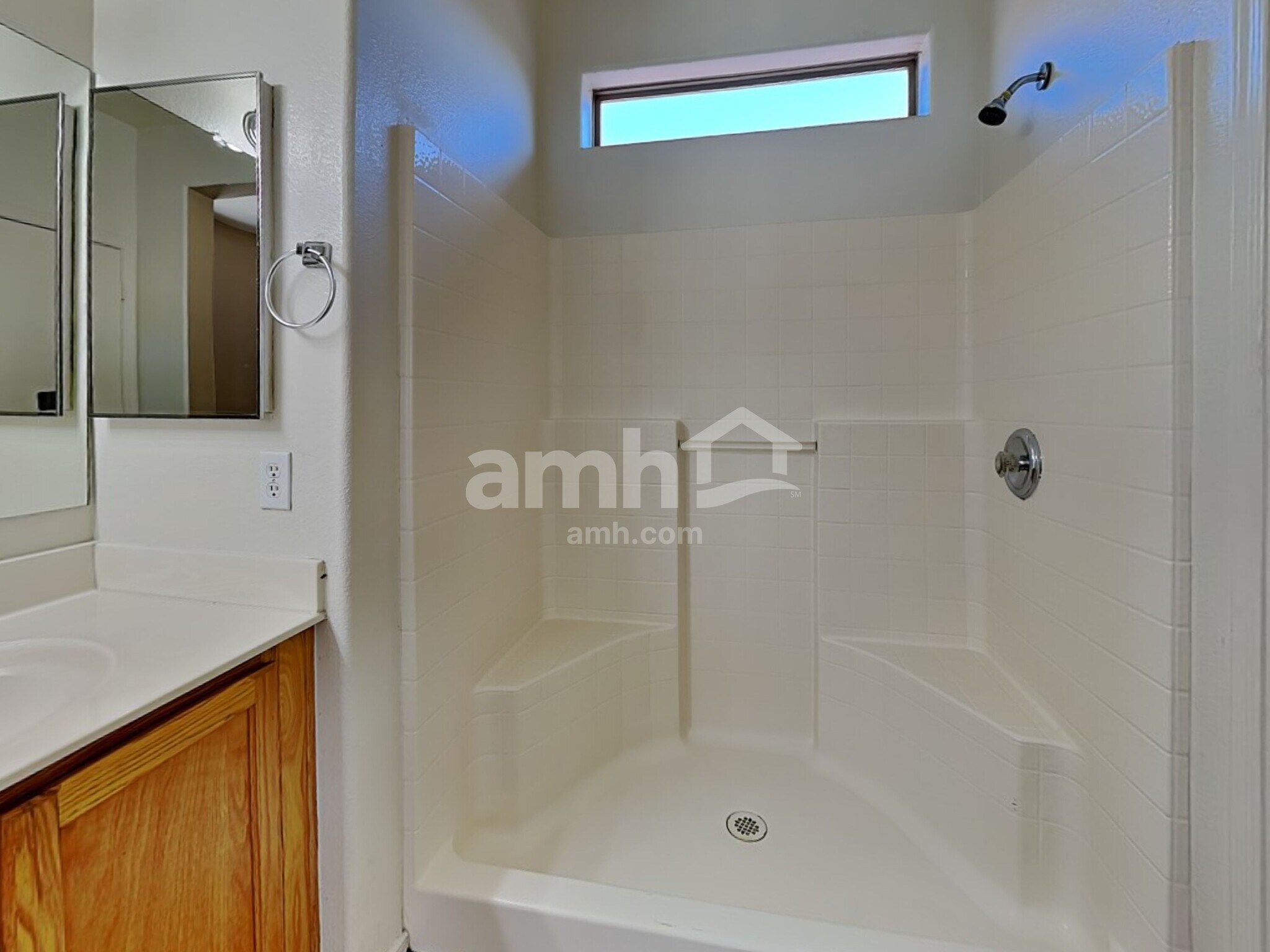 Building Photo - 7201 W Sunderland Ave