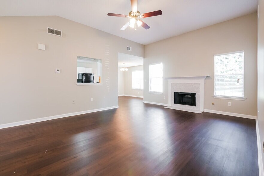 Building Photo - 172 Regency Park Dr