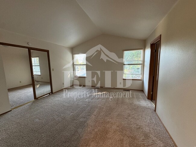 Building Photo - 979 NW Calypso Cir