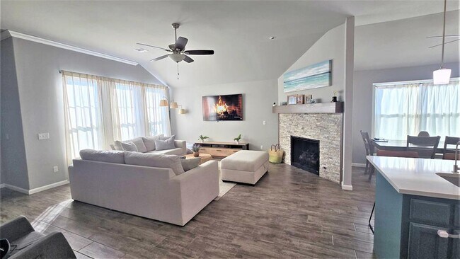 Building Photo - 2310 Arcady Ave
