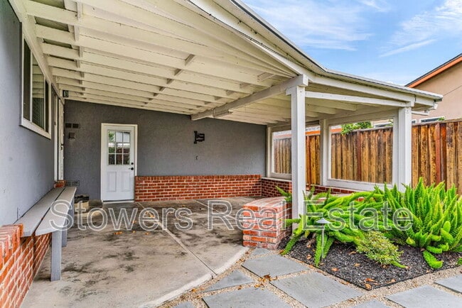 Building Photo - 3928 Dartmouth Way