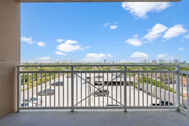 Building Photo - 2665 SW 37th Ave