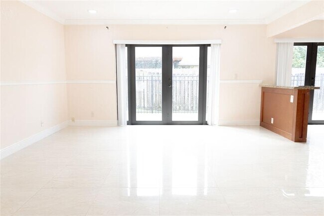 Building Photo - 7480 NW 37th Ct