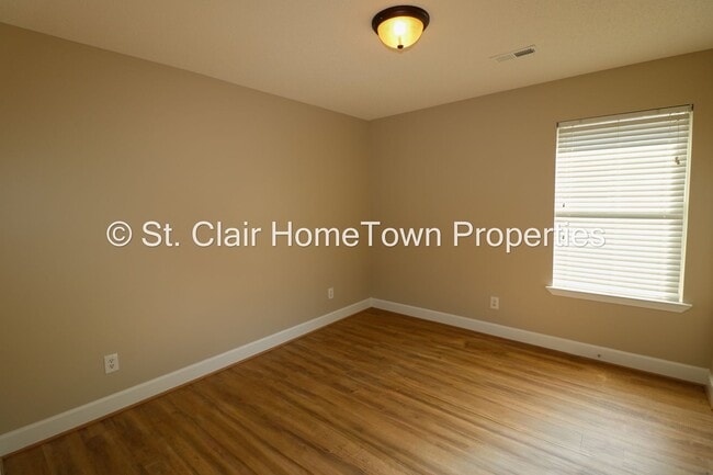 Building Photo - Located in Lincoln, AL. -Close to Town and the Honda Plant