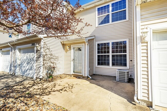Building Photo - NEAR OTTER CREEK GOLF COURSE!! 2 Bedroom, 1.5 Bathroom in Northeast Ankeny