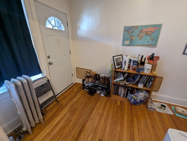 Building Photo - Renovated Studio in Heart of Rogers Park LUC