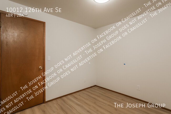 Building Photo - 10012 126th Ave SE