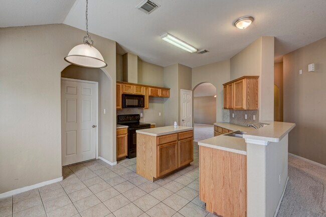 Building Photo - 25206 Pepper Ridge Ln