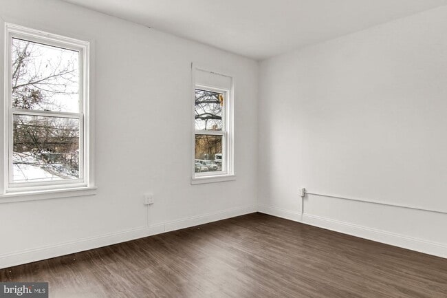 Building Photo - Coming Soon! Charming 3 Bedroom, 1.5 Bath ...