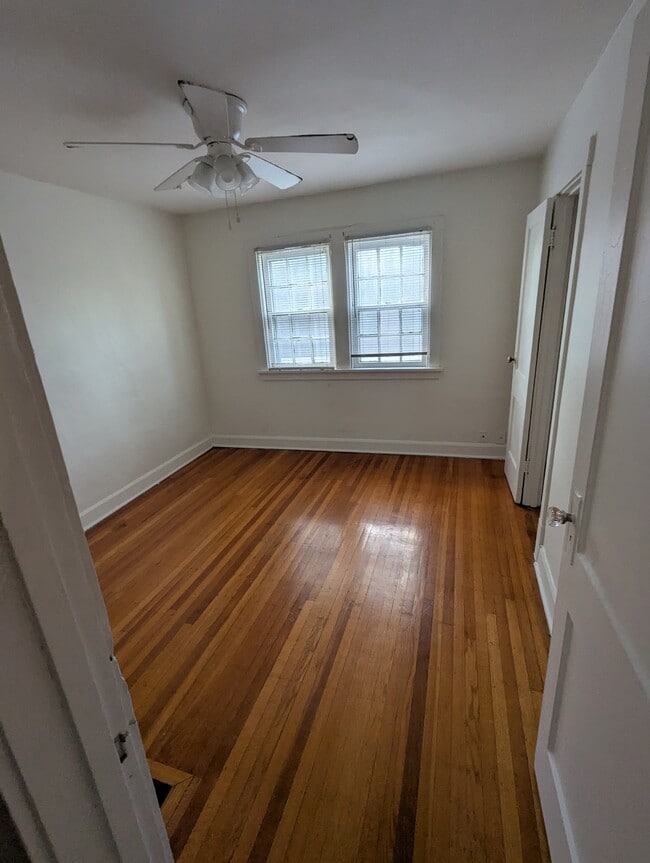 Building Photo - 5161 N Park Ave