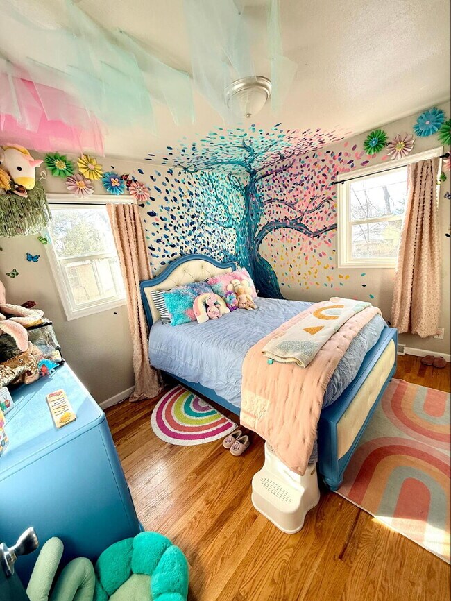 Building Photo - Gorgeously Updated Pueblo Home