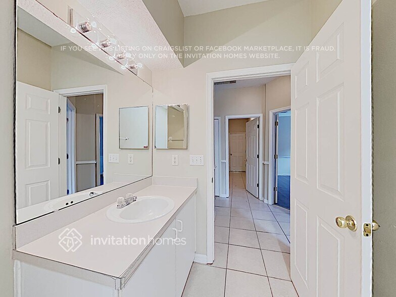 Building Photo - 208 Farrington Ln