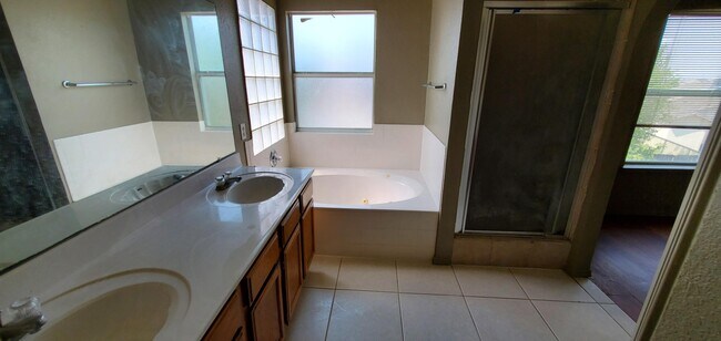 Building Photo - 12525 Tierra Cuervo Dr