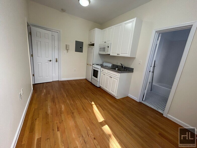 Building Photo - WEST 72 STREET