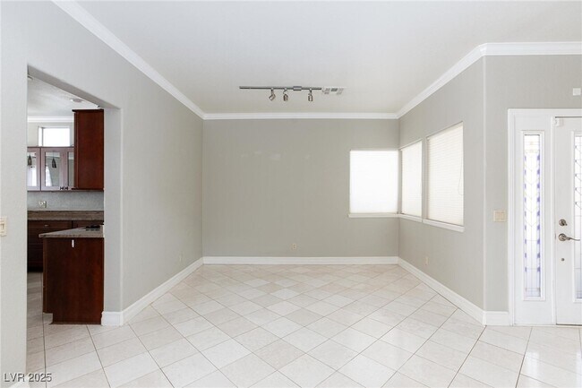 Building Photo - 8949 Diamond Falls Dr