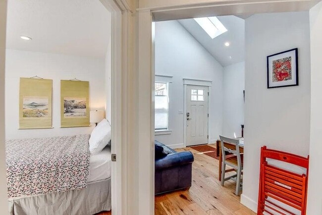 Building Photo - 1726 SE 21st Ave