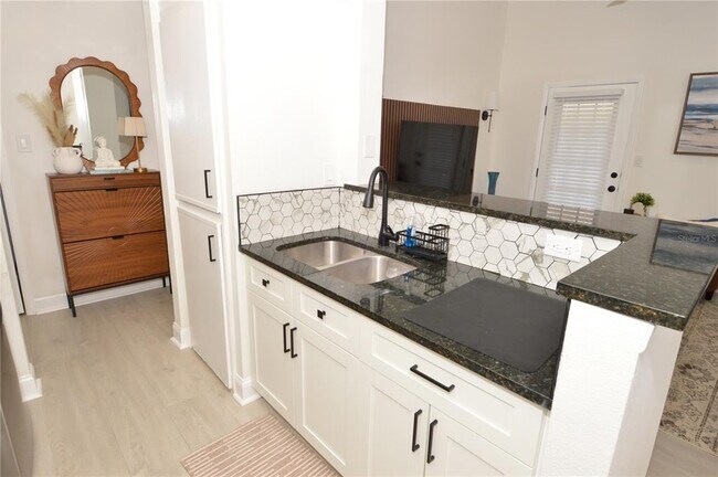 Building Photo - 8714 Mallard Reserve Dr