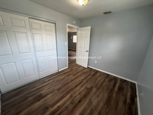 Building Photo - 8215 N 17th St