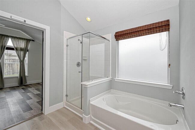 Building Photo - 3618 Hera Dr