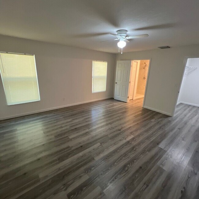 Building Photo - Beautiful 4 Bedroom, 2 Bathroom Home in Palm Bay!!